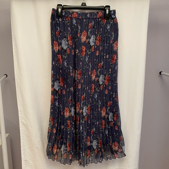 H and M floral pleated midi skirt size 4 - Picture 1 of 2
